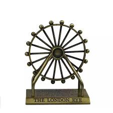 London Eye Metal Showpiece – European Iron Tabletop Décor